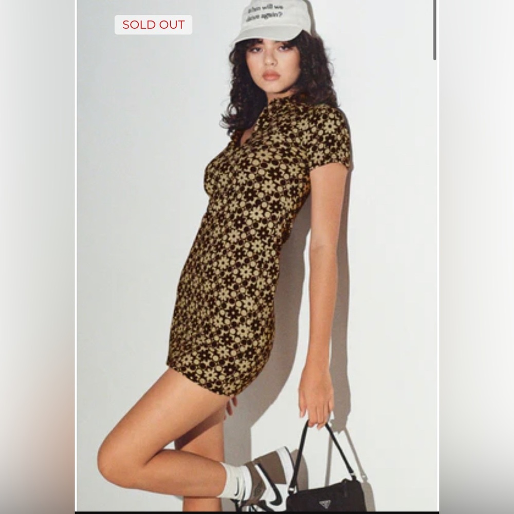 Motel Jeeves T-Shirt Dress In Patchwork Daisy Brown